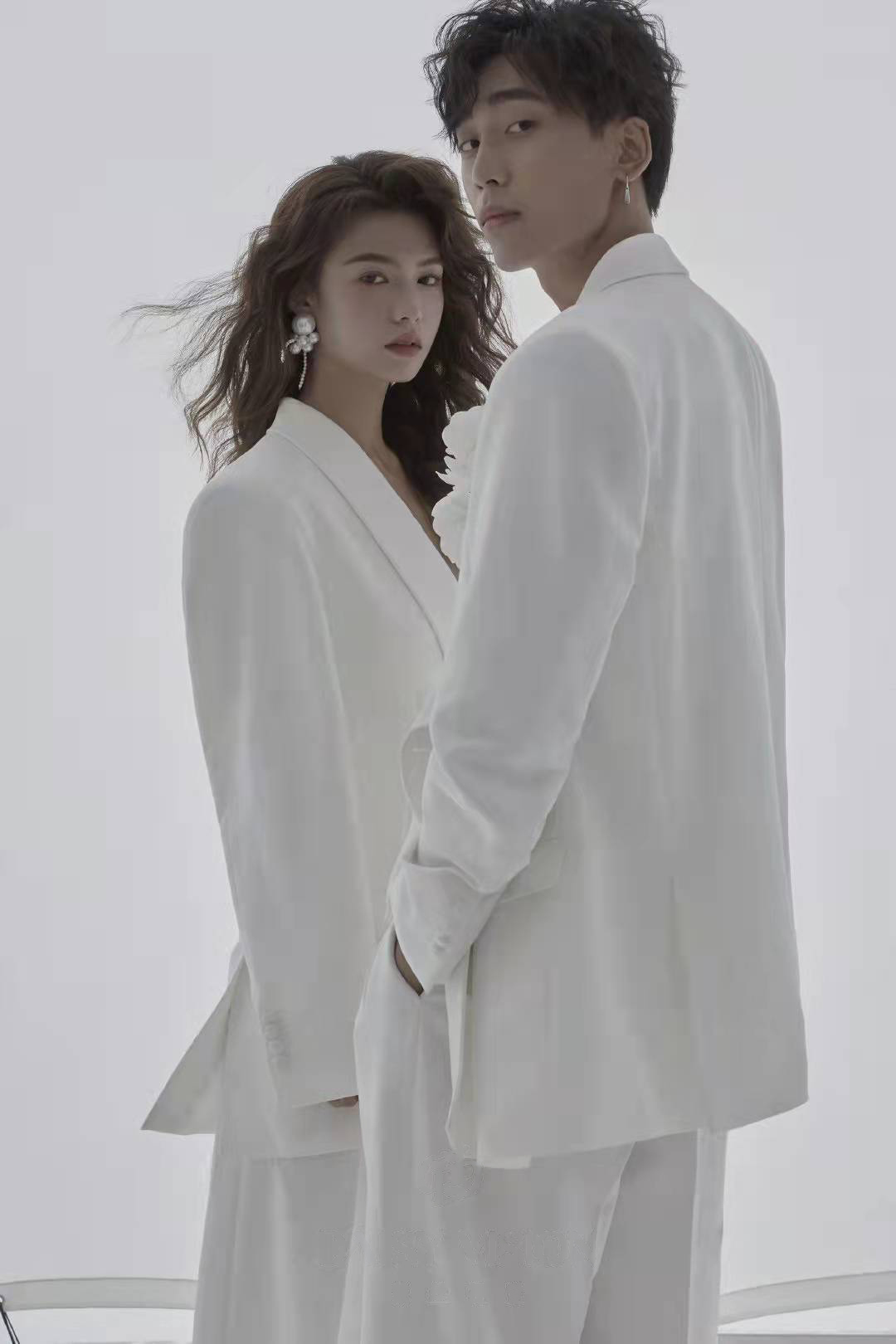 【韩式◎情侣】2022年婚纱照必拍风格-丽致龙