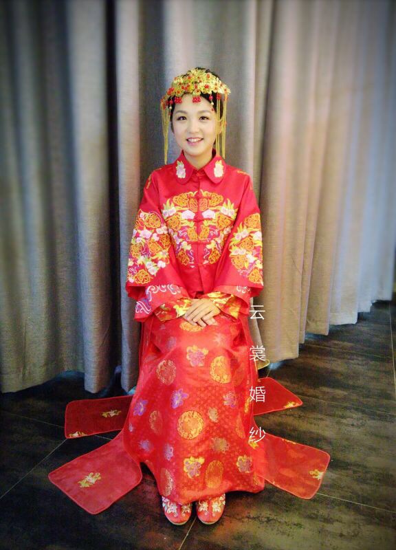 云裳嫁衣婚纱礼服馆_红色嫁衣古风婚纱图片