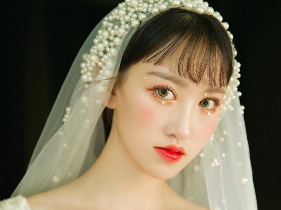 套餐B资深化妆师全天跟妆【现在预定送亲友妆】