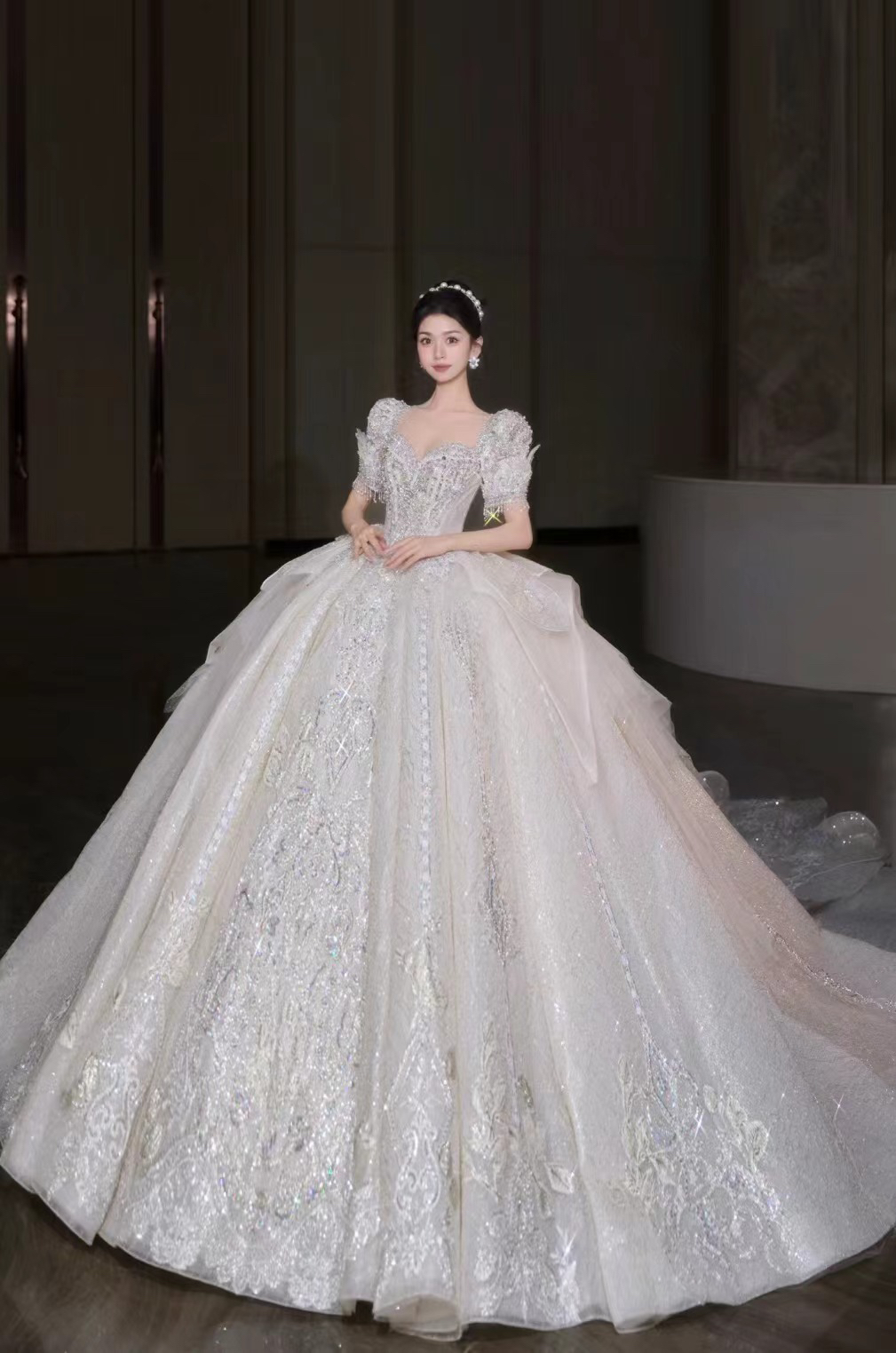 【鑫瑞】短袖显瘦婚纱
