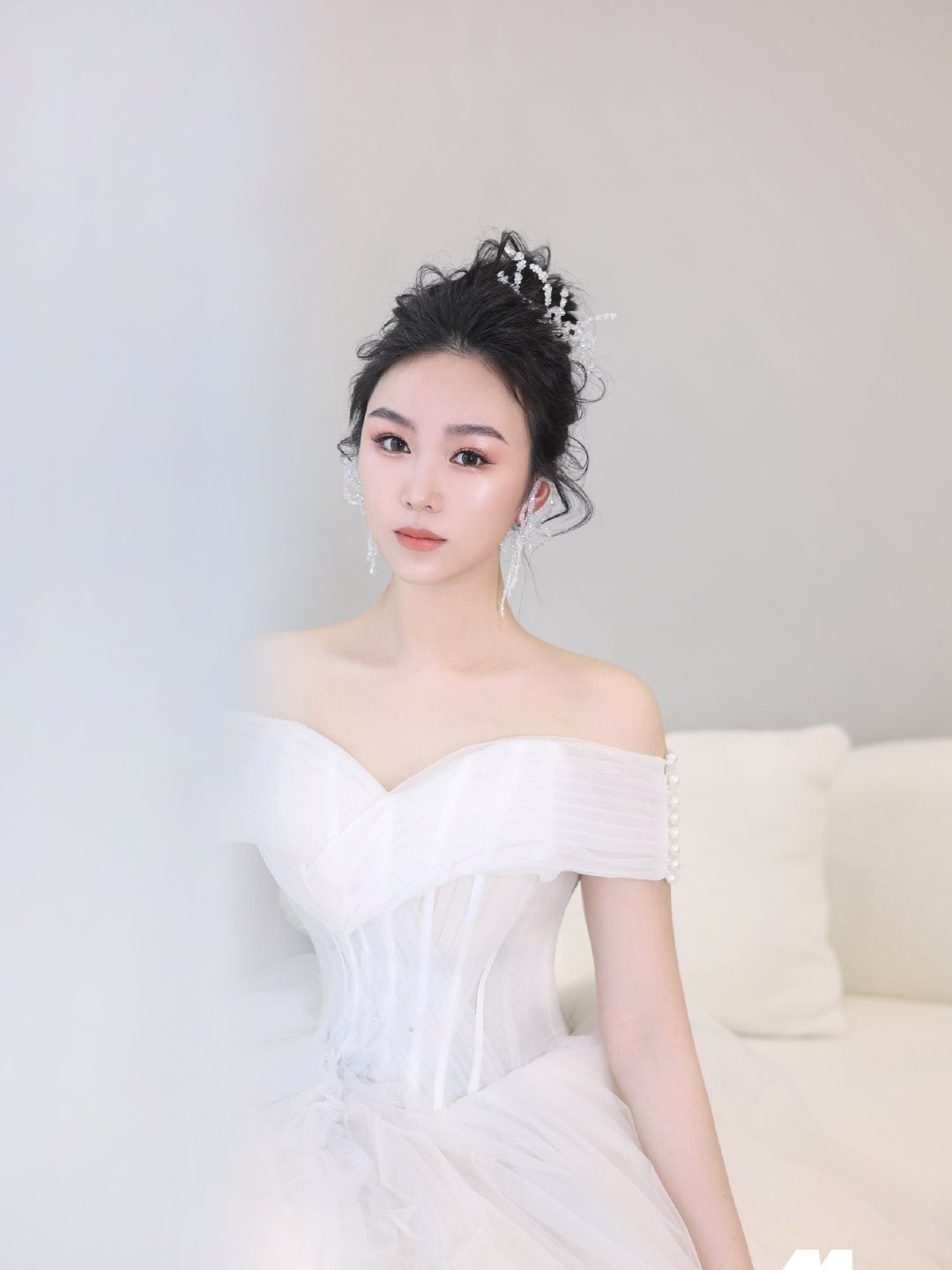 婚礼全程跟妆，免租伴娘服两位，送伴娘妆两位