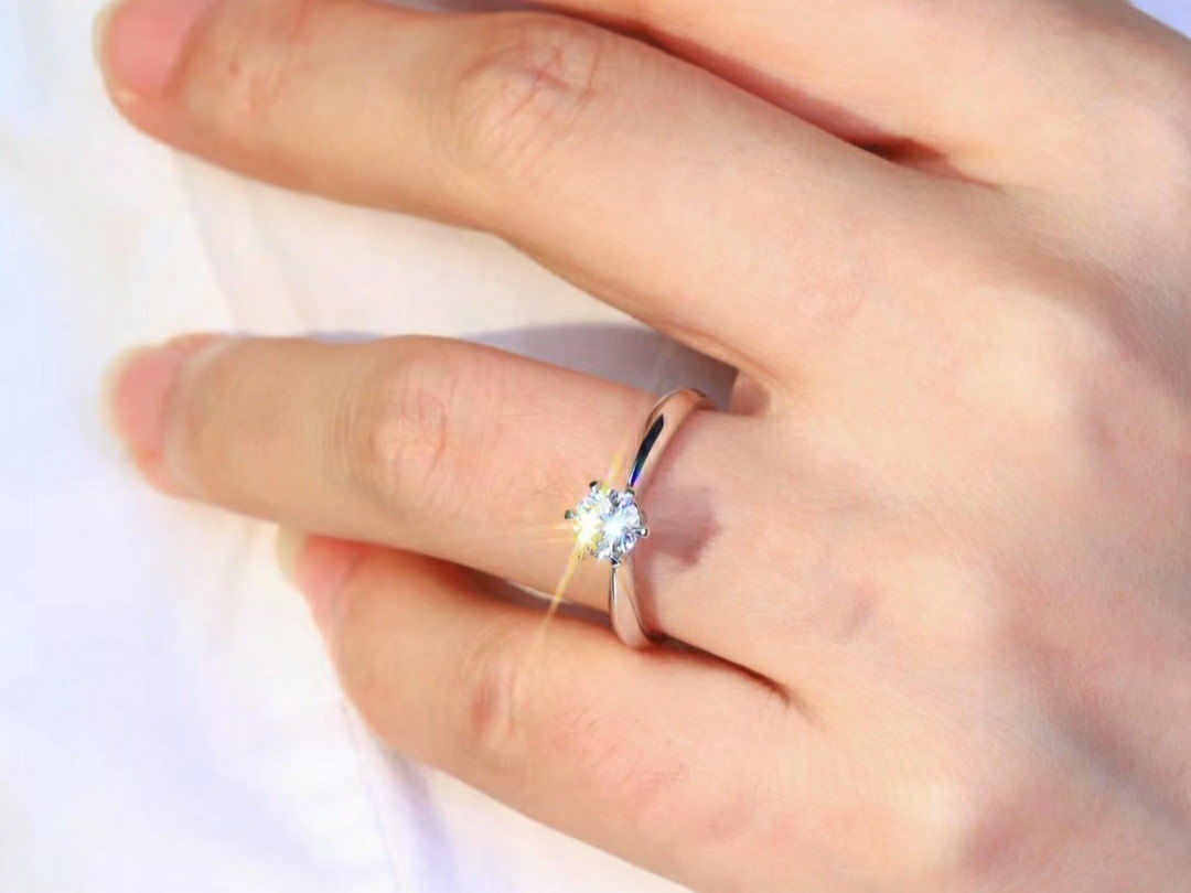 侧面点睛的六爪刀臂唯美款式