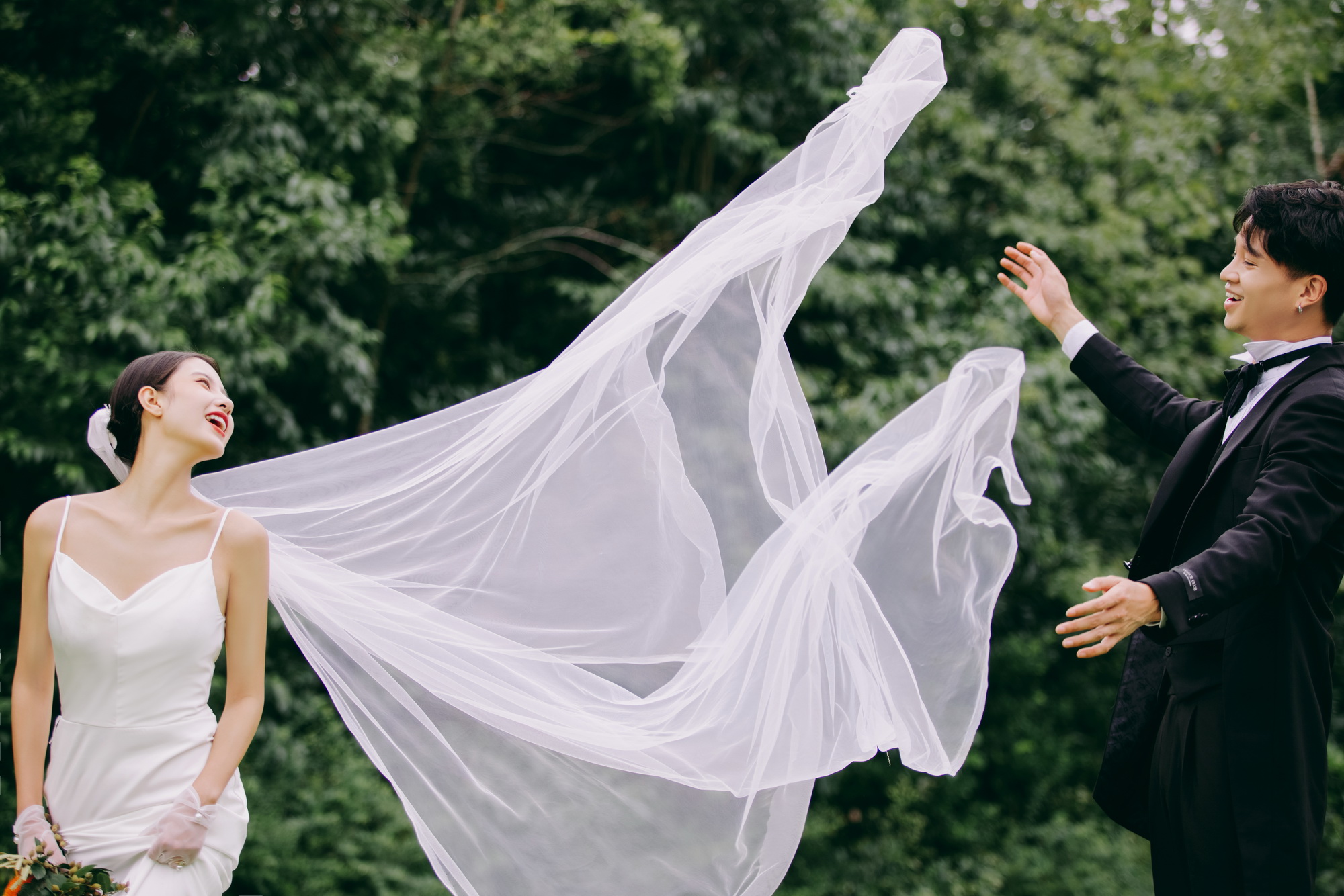 【子沐精选】春夏必拍婚纱照+8服8造+底片全送