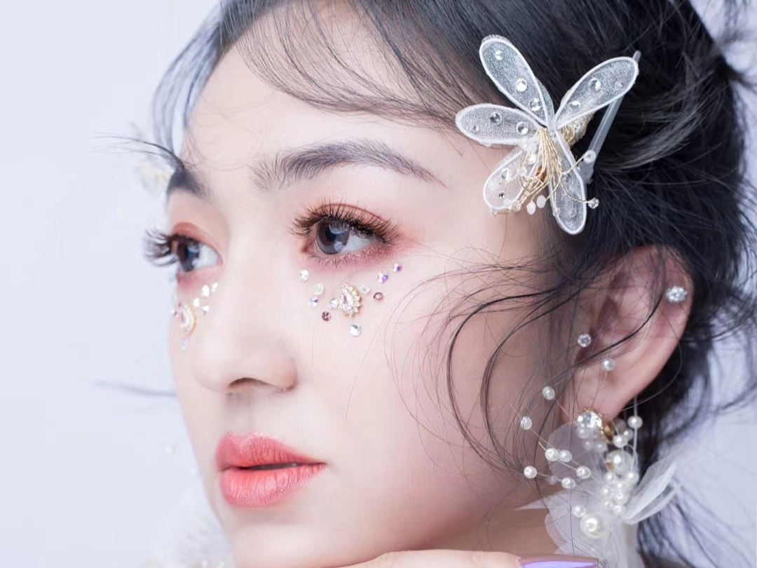 高级化妆师    全程跟妆