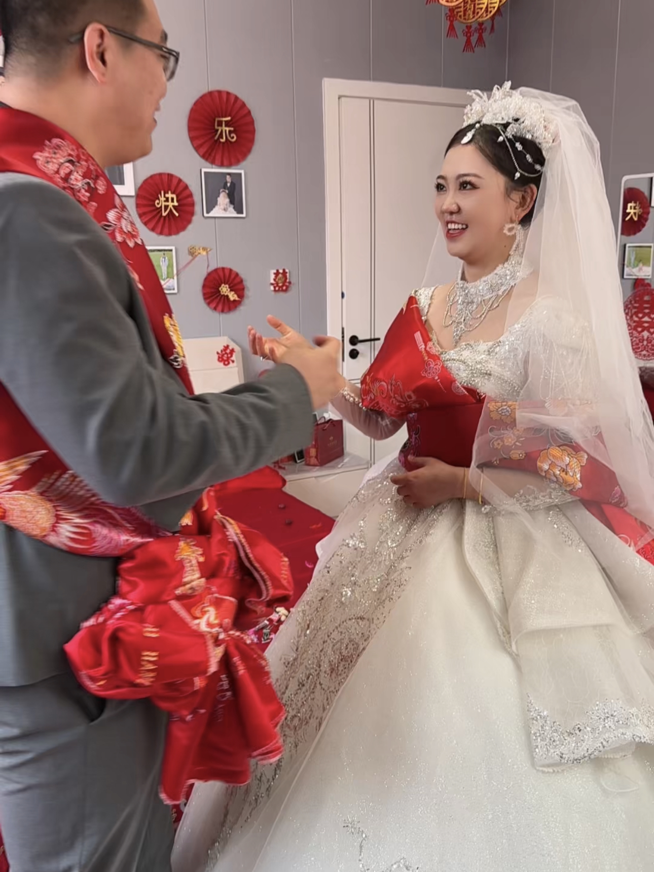溫婉大氣的主紗妝造