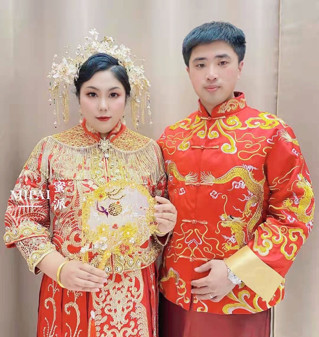 试穿婚纱，西服