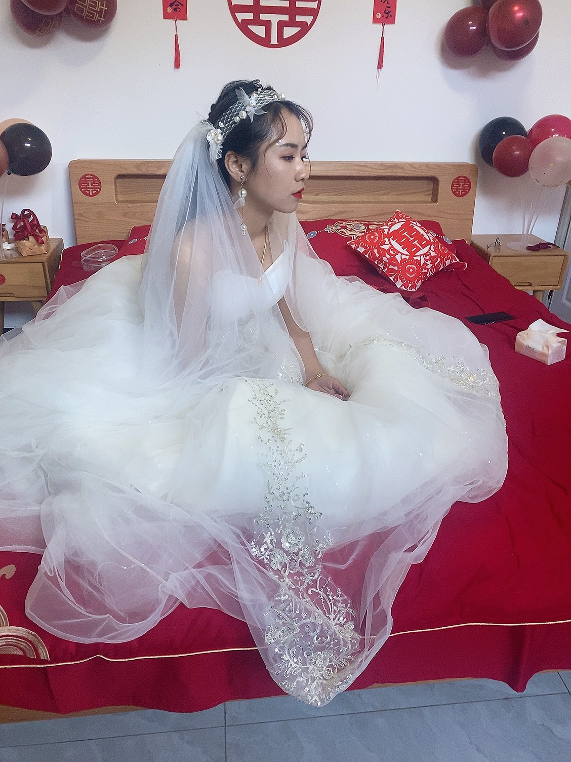 新娘跟当日妆套餐做漂亮的新娘