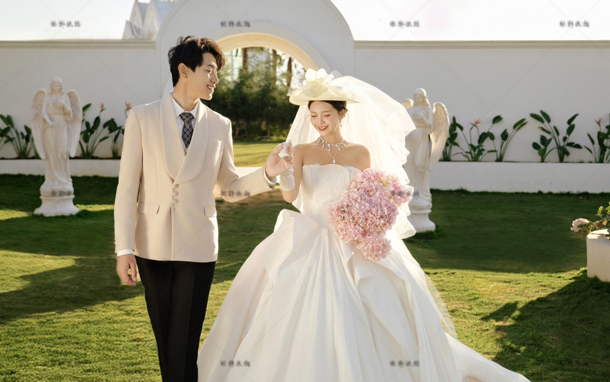 草坪法式婚纱照👰与你的复古光年❗️