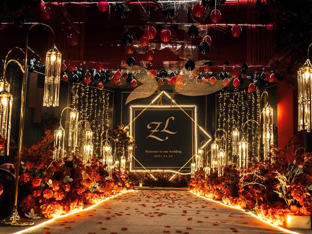 愛沐婚禮訂制——簡(jiǎn)約紅黑金元素婚禮