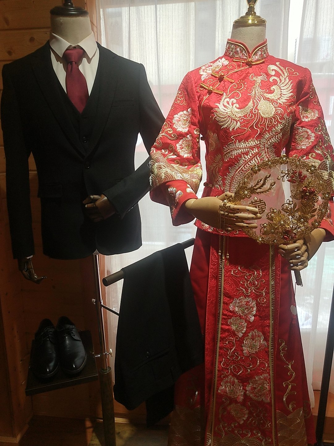 蜜屿婚纱礼服馆