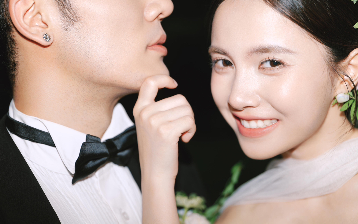 甜甜的婚纱照