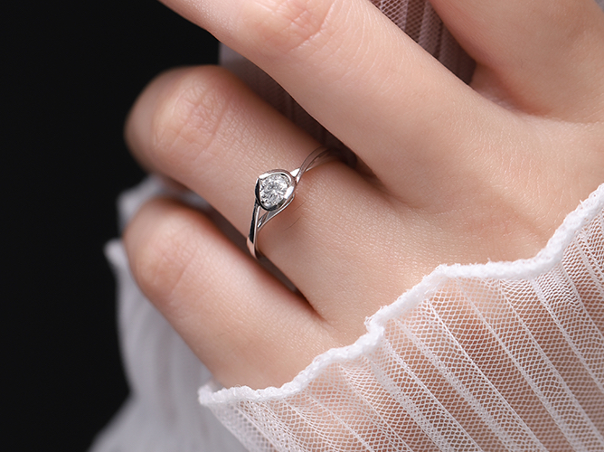 【佐卡伊】定制钻戒-鸢尾