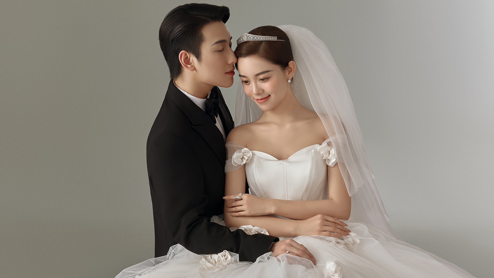 【體驗(yàn)拍】唯漫定制-高定室內(nèi)婚紗照