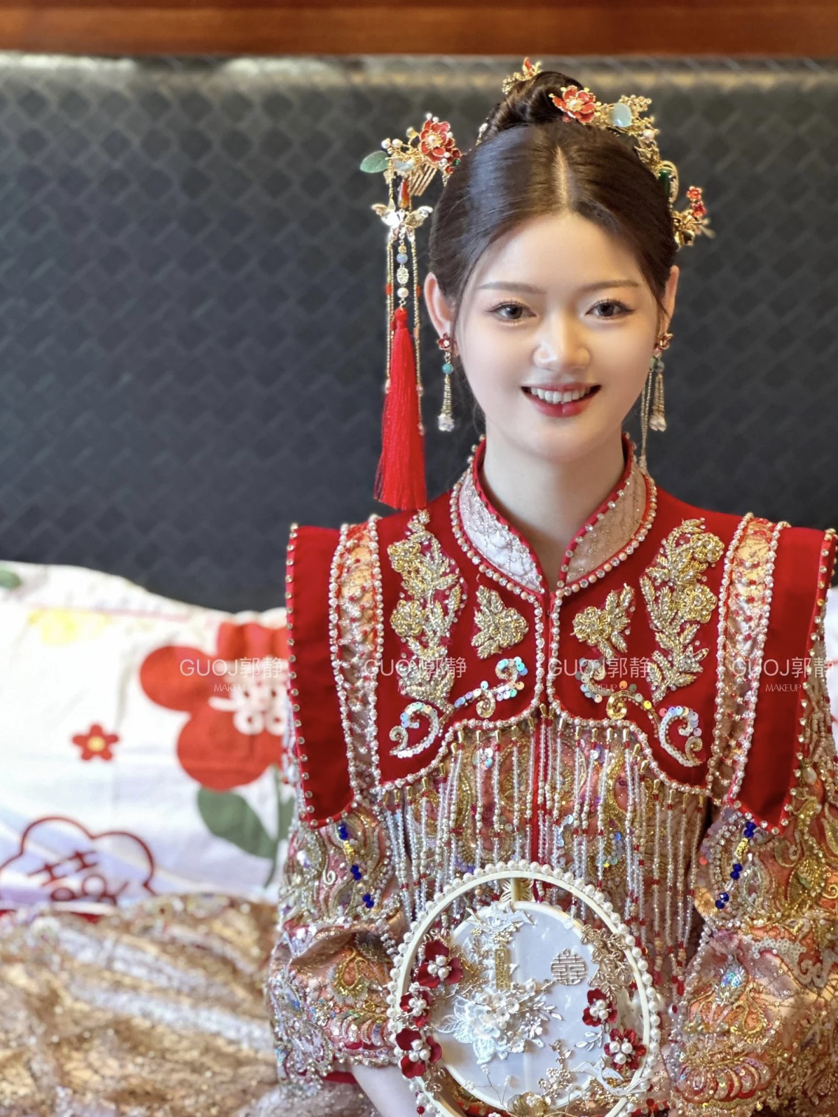 婚礼当天还是大红色喜庆