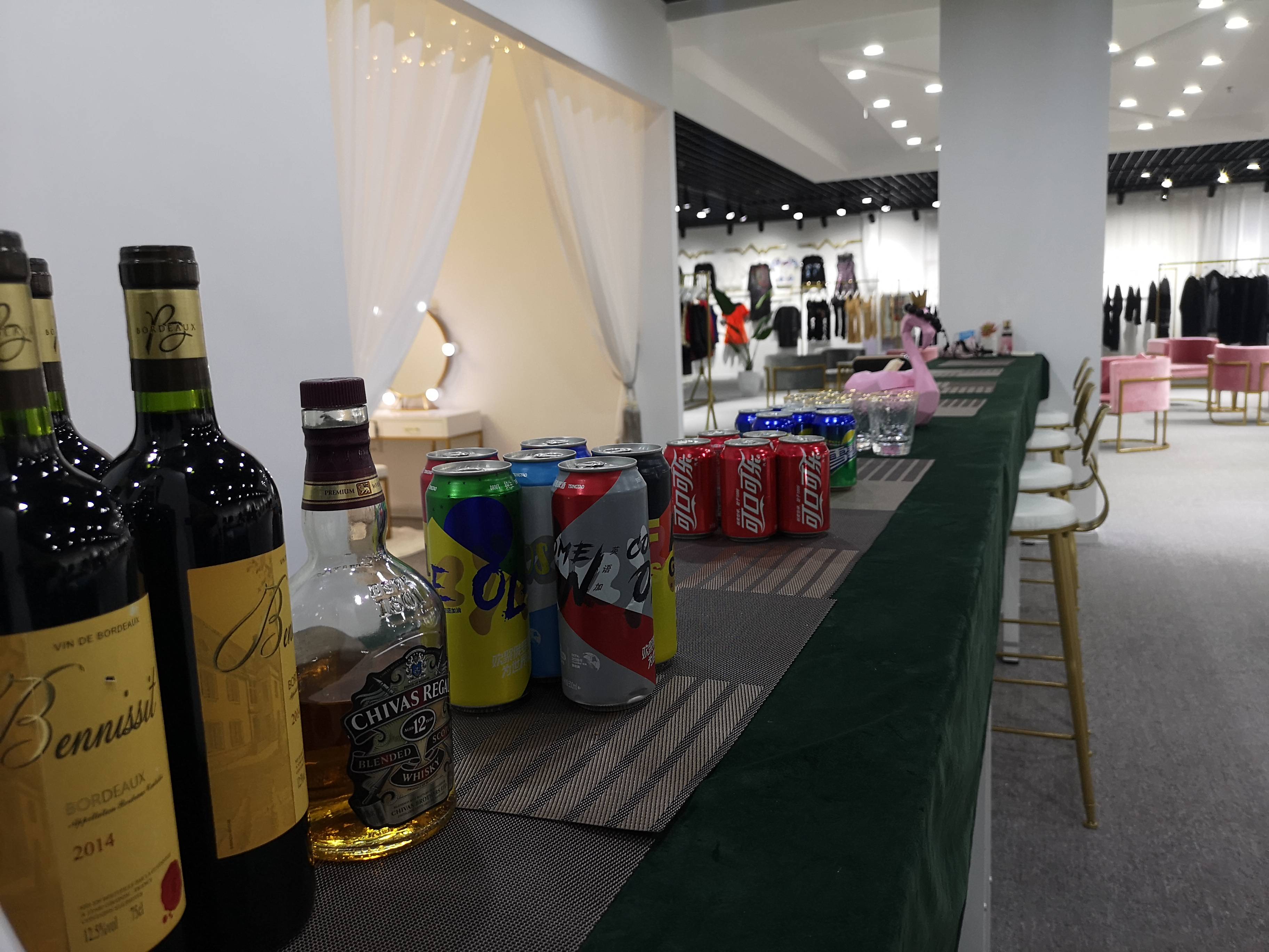 展颜高端西装私人订制