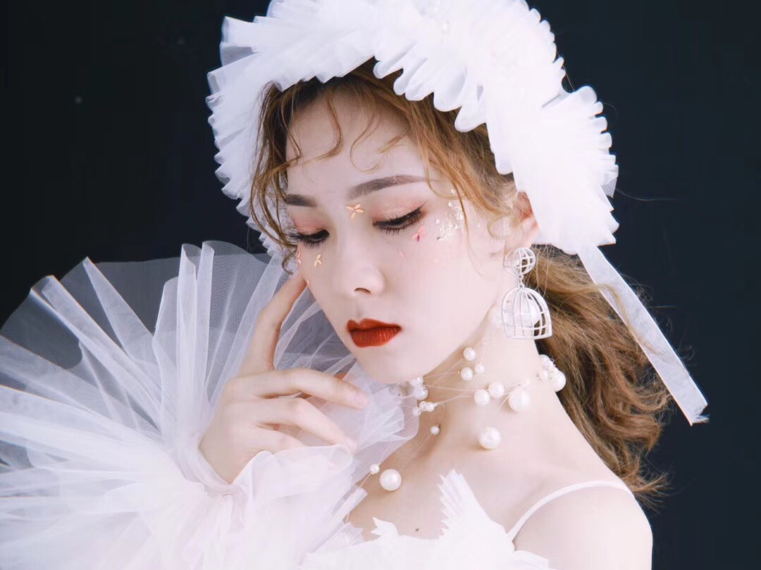 1.（婚礼优选套餐｜全天跟妆+全程摄影录像）