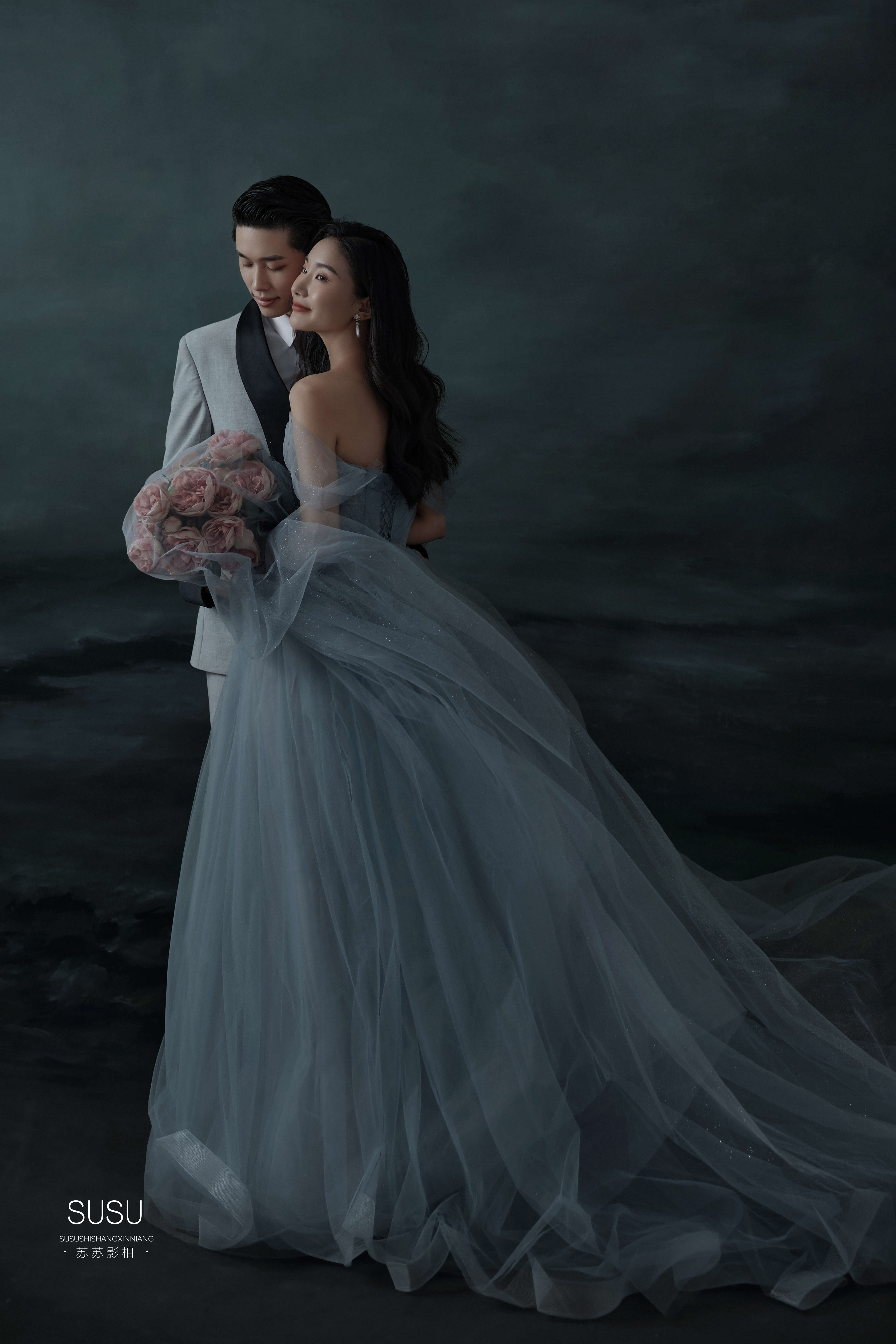 分享室内冷调高级感婚纱照|简直美出圈了