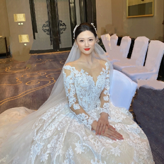 劲爆低价首席设计师婚全天跟妆
