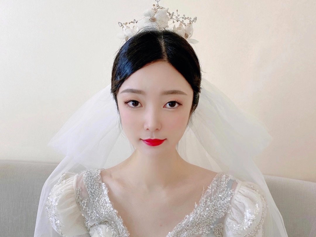 新娘早妆/晚妆（二选一）