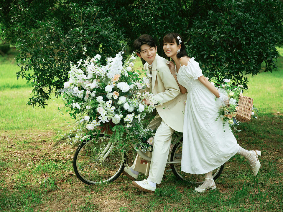情绪纪实草坪婚礼（夏日的清纯）