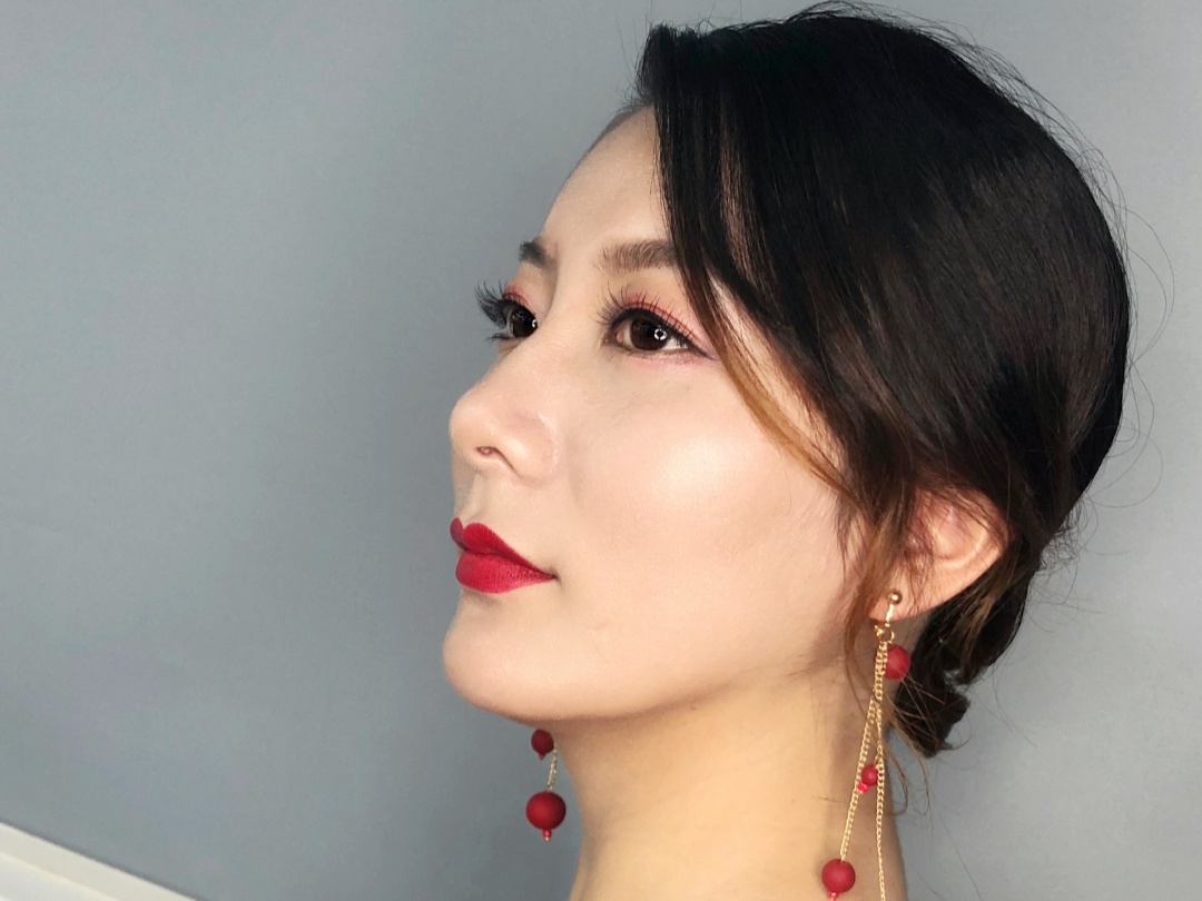 高端时尚新娘妆，专业新娘跟妆10年