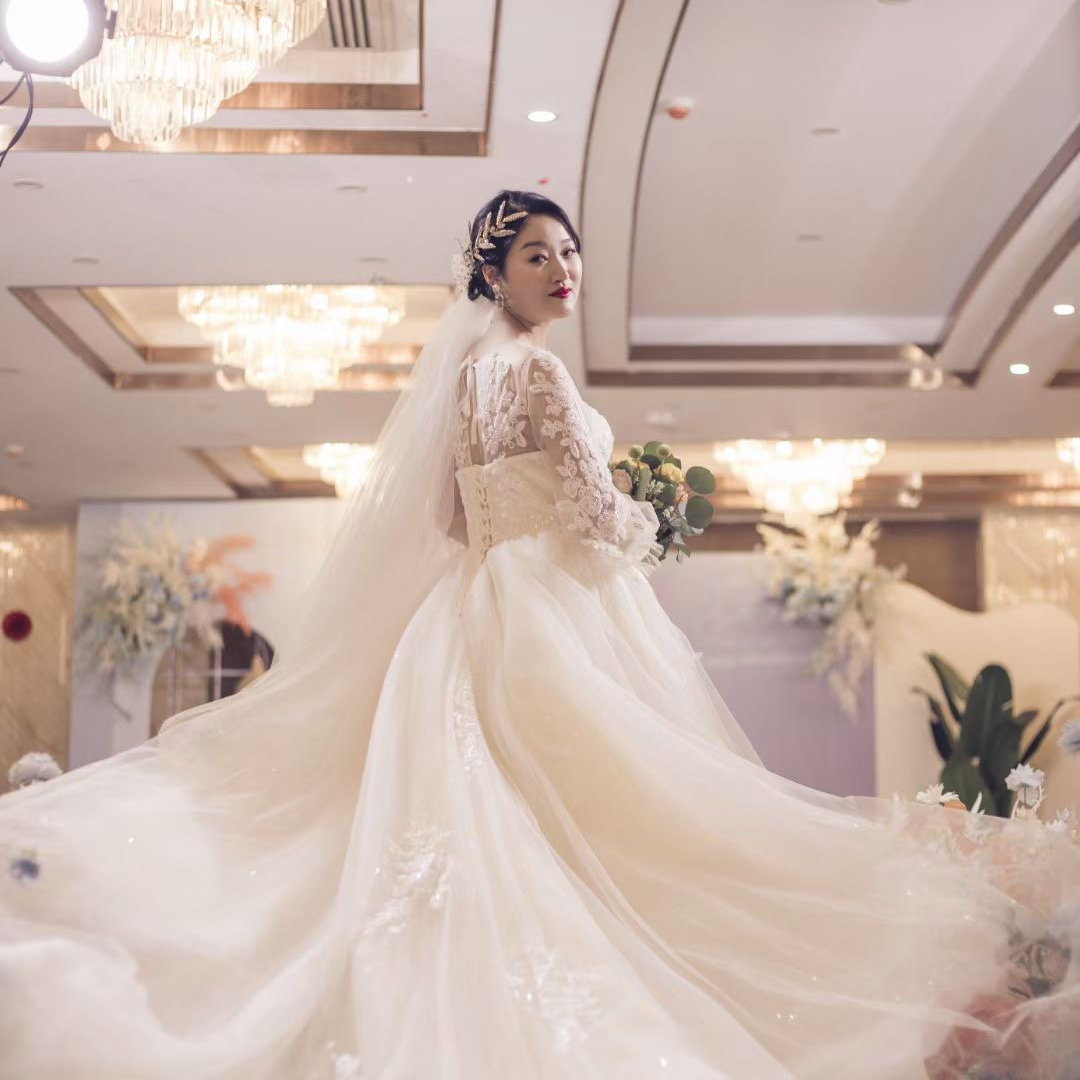 当天婚礼化妆花絮视频，照片