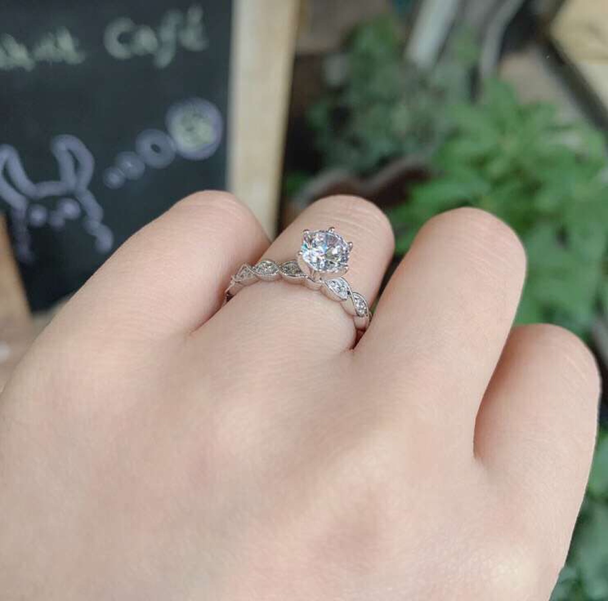 30分钻戒看起来像50分！婚戒这样选显钻又吸睛！