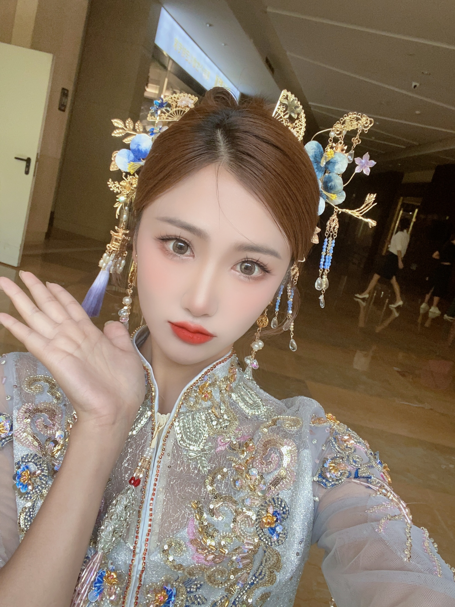 总监老师全程跟妆送妈妈妆