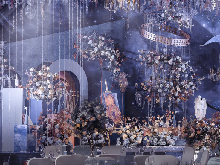 世上繁华种种，唯有你无可替代。