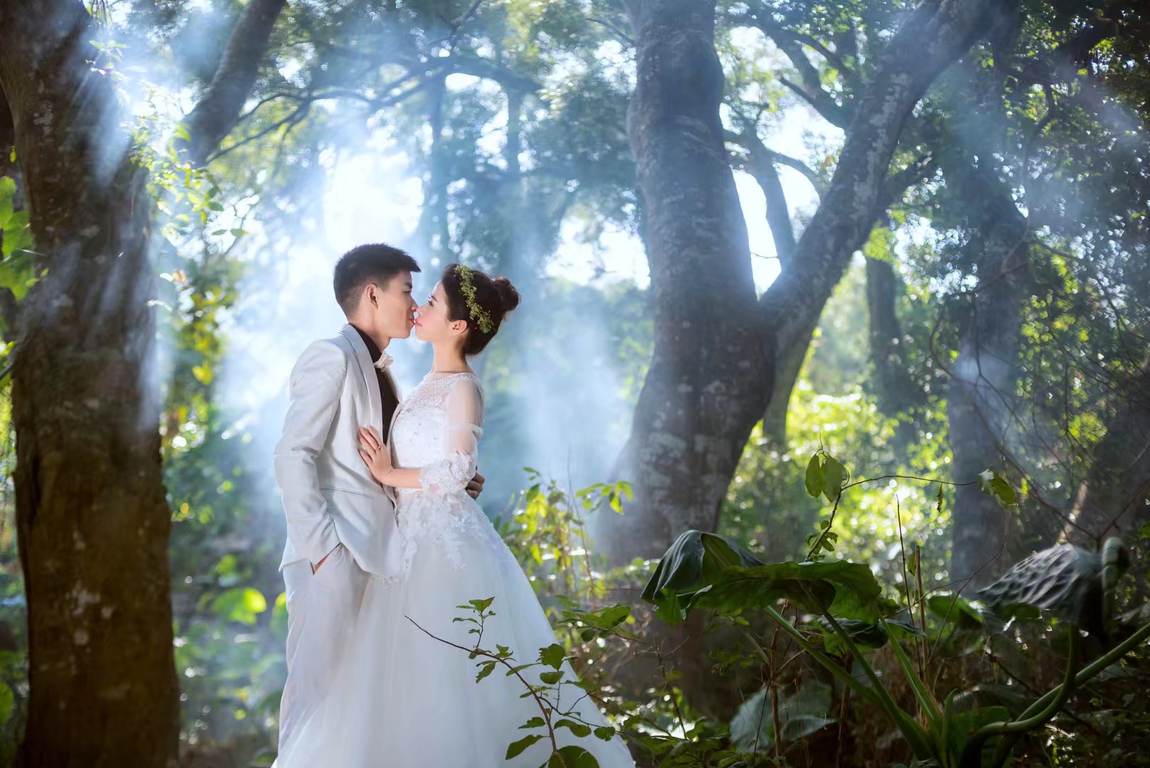 深圳苏曼婚纱摄影官网_2021深圳苏曼(2)