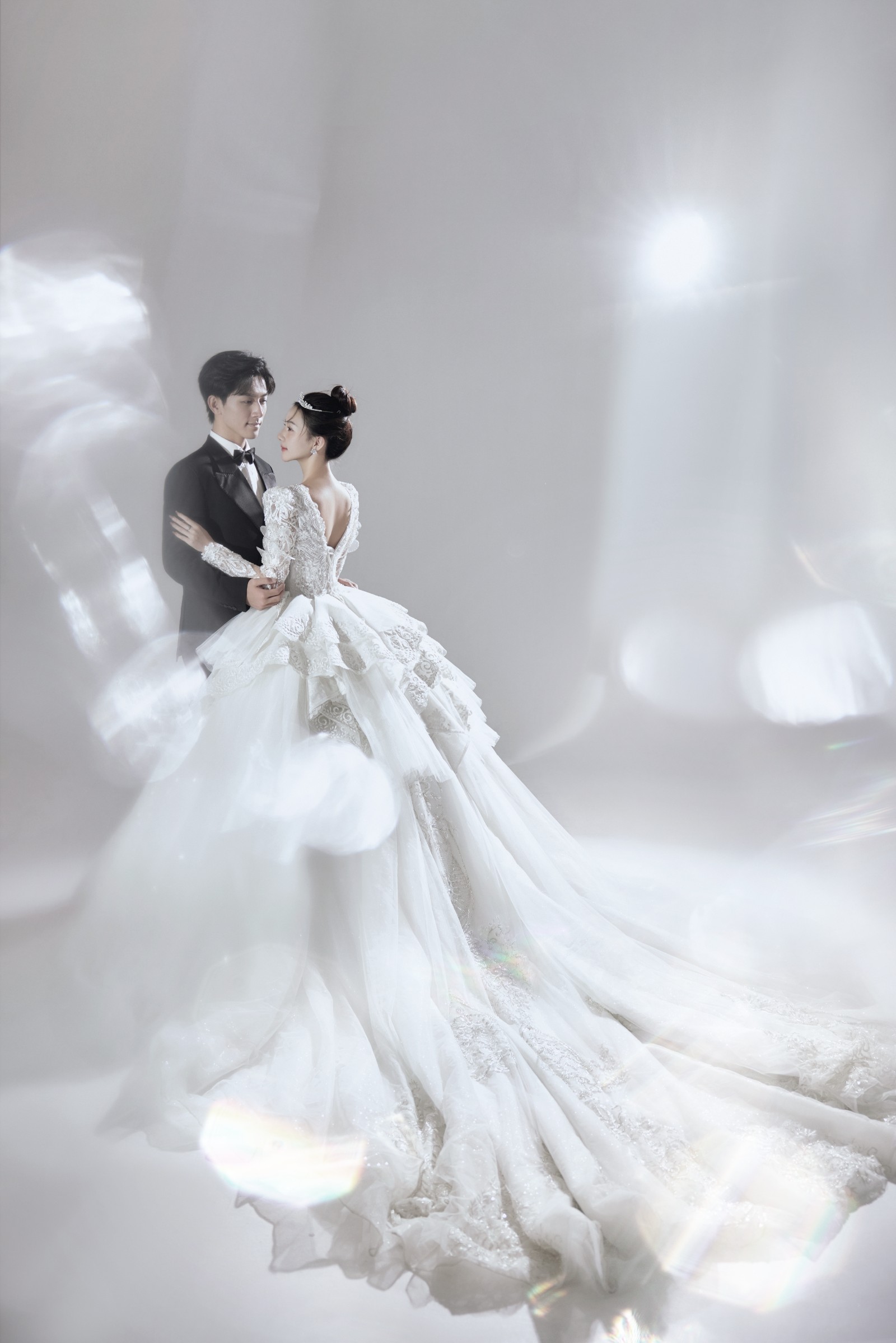  婚紗照|婚紗攝影風(fēng)格|草坪婚紗照|外景婚紗照拍