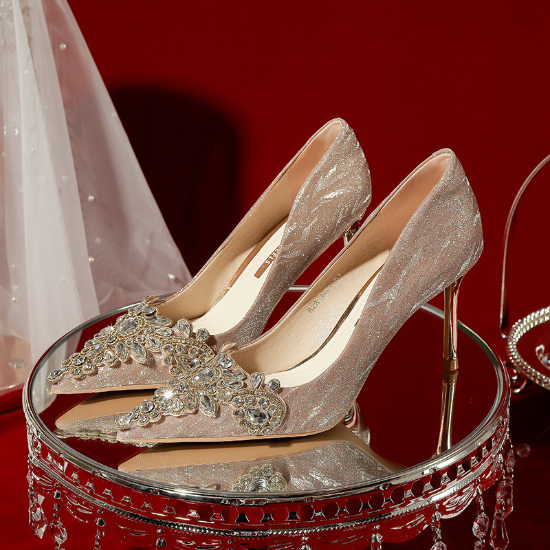 婚鞋秀禾婚紗兩穿水晶鞋新娘鞋女香檳色高跟鞋不累腳水鉆2024新款