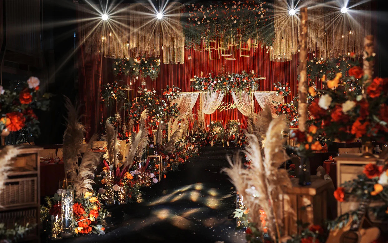 梦幻庄园婚礼工作室.大气红黑几何婚礼