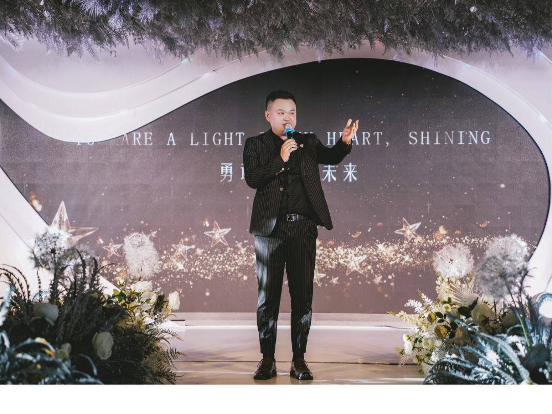 主持-流程设计-现场音乐-音乐督导一名