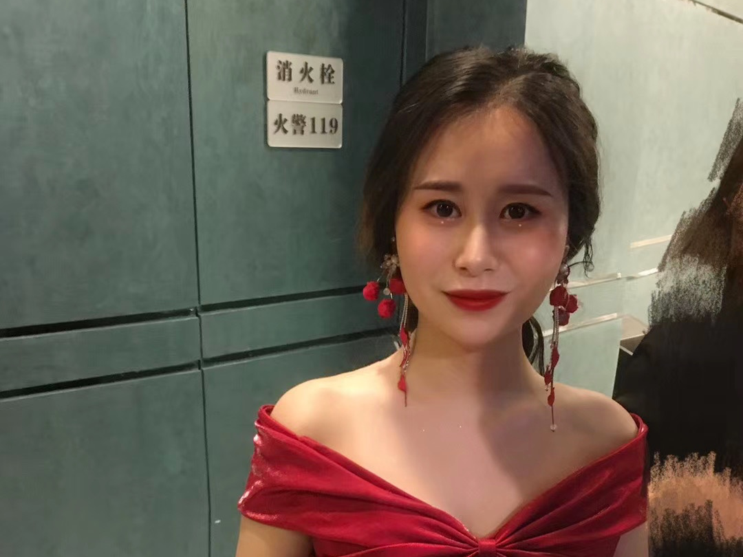 南京市8年资深化妆师全天新娘跟妆
