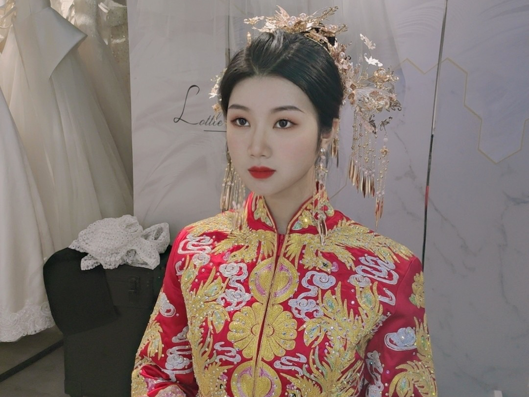 总监化妆师全天跟妆+妈妈妆+伴娘妆+免费试纱试妆