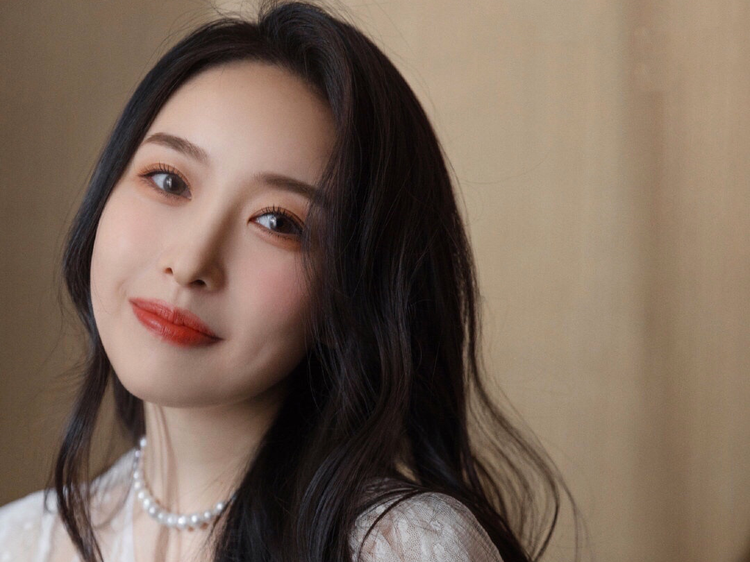 资深档晚宴婚礼跟妆-赠送两个亲友淡妆