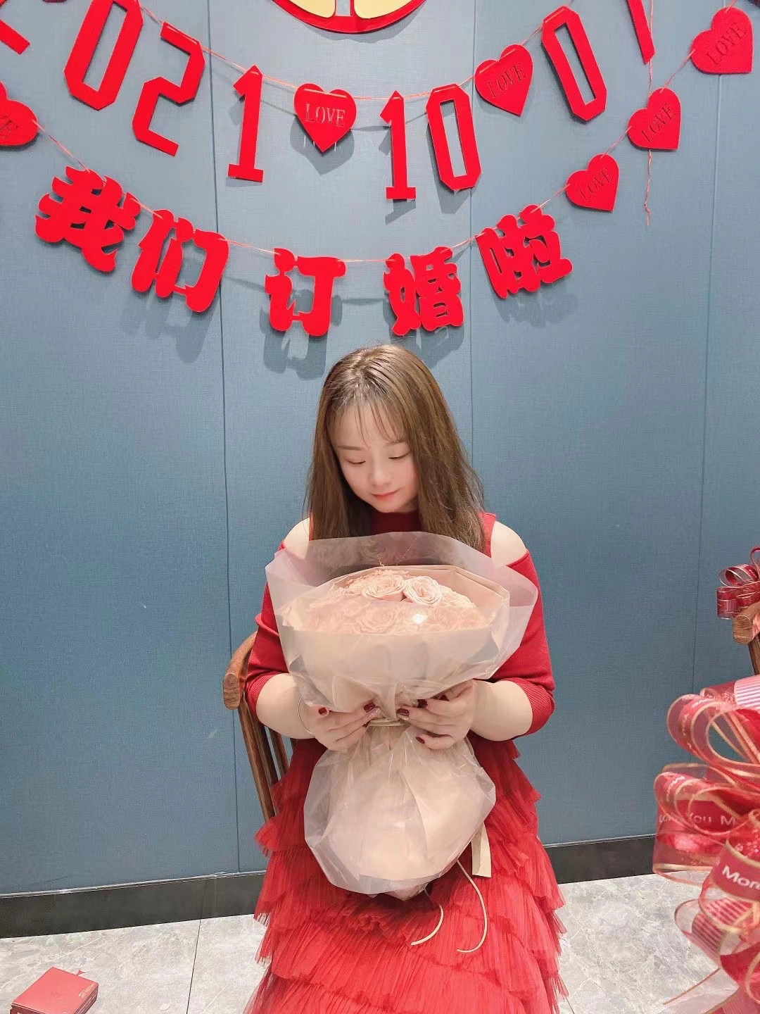 仪式感满满的小成本订婚布置