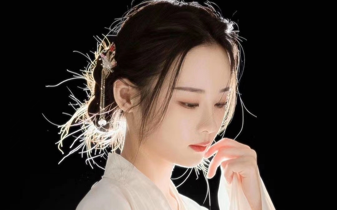 神明少女系列 与神明交错而发光的少女