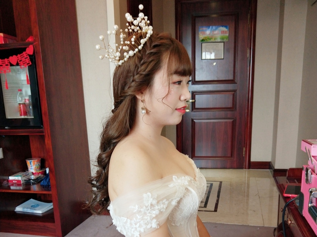 龙游地区新娘主妆送伴娘妆