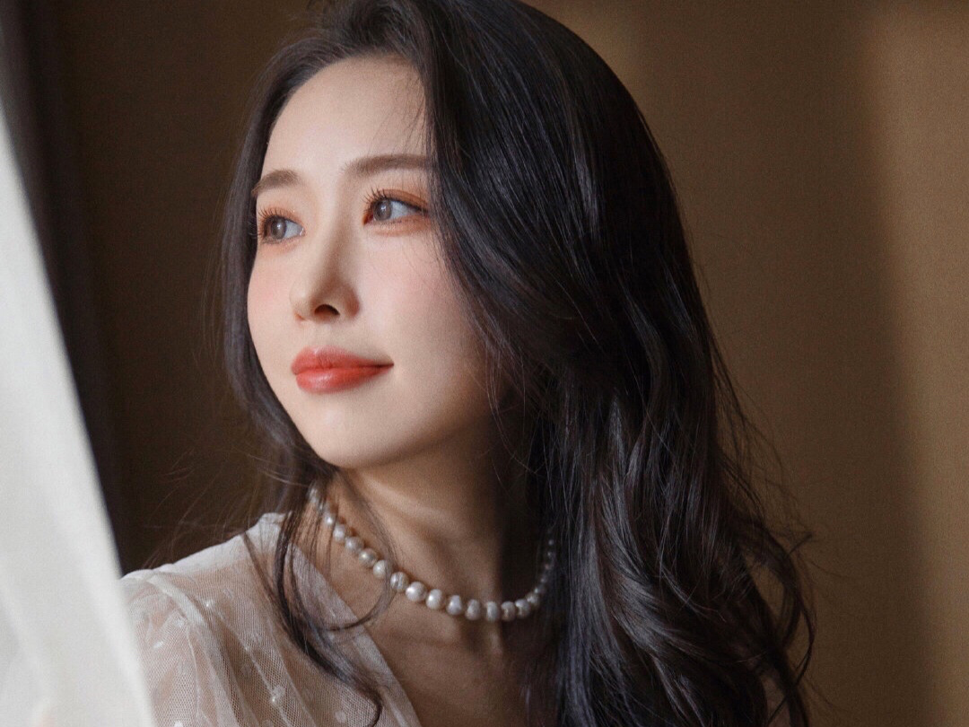 资深档晚宴婚礼跟妆-赠送两个亲友淡妆