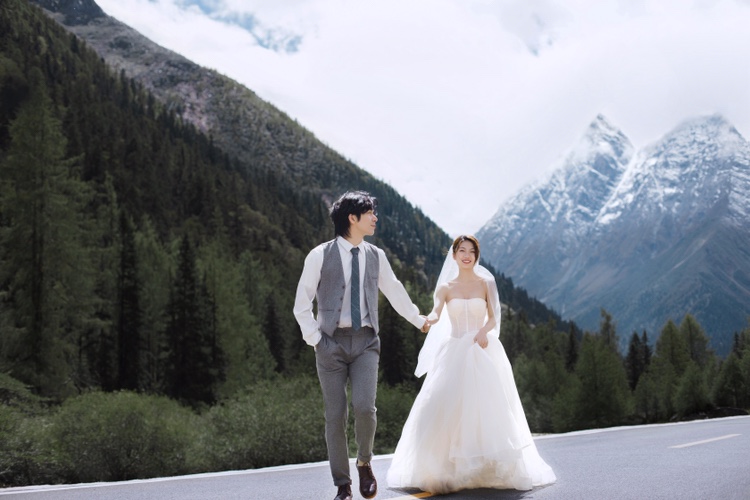 四姑娘山川西旅拍婚紗照工作室婚紗攝影