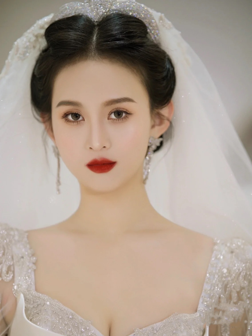 全程跟妆三套妆造+晨袍妆容+妈妈妆