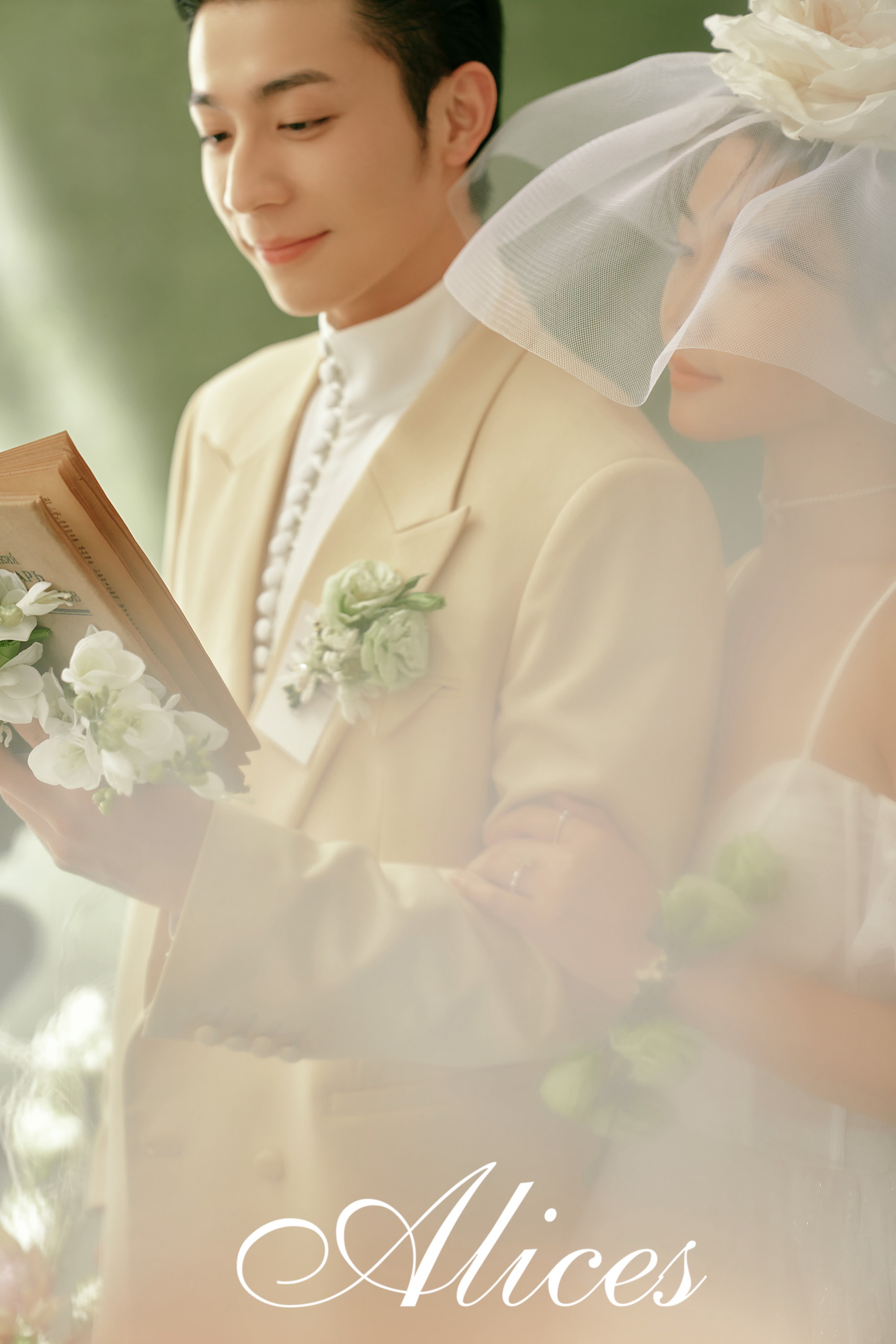 #丽致龙作品赏析‖心动佳人◎油画系列