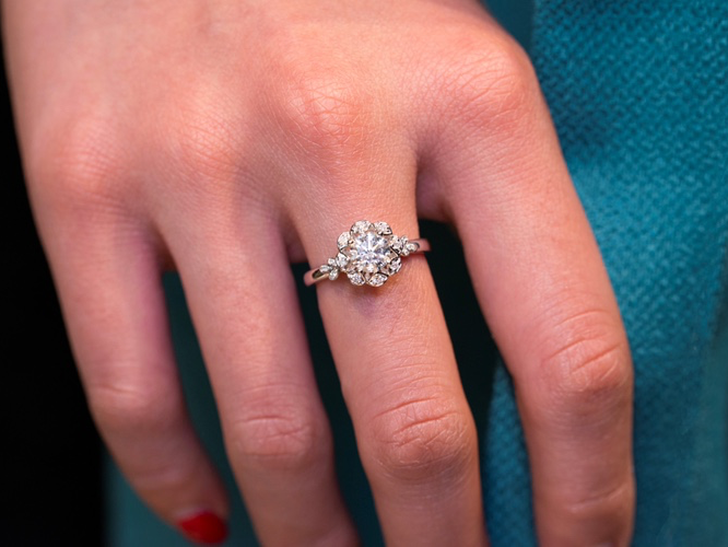 DK2021新品推荐月桂花钻戒定制