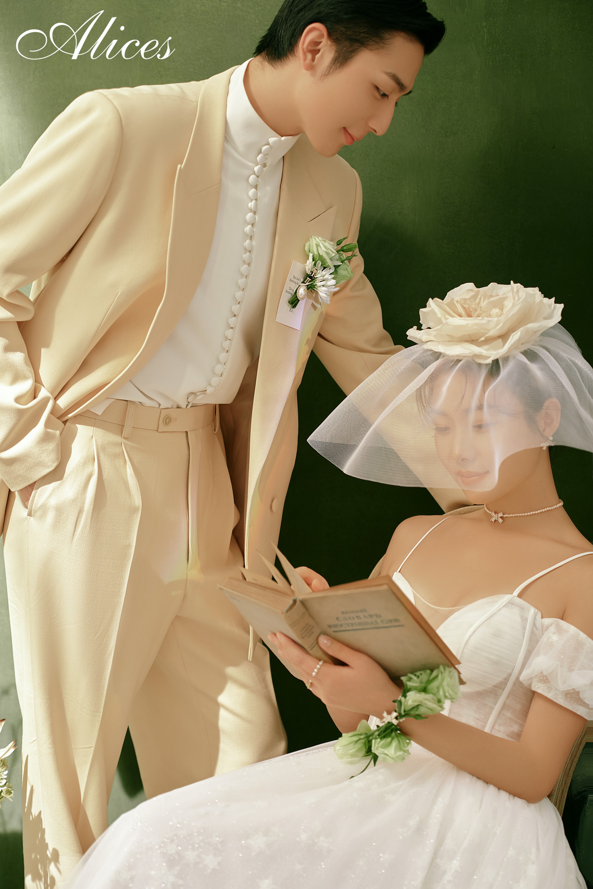 #丽致龙作品赏析‖心动佳人◎油画系列