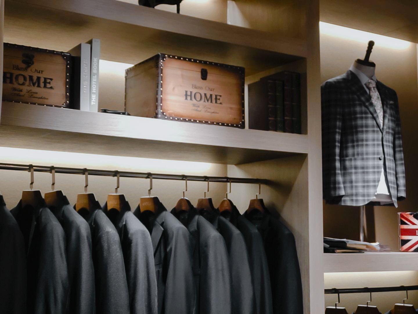 万万没想到，头疼了好久的西装居然在普通的一次逛街里解决了！