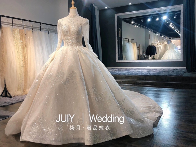 柒月奢品嫁衣礼服馆