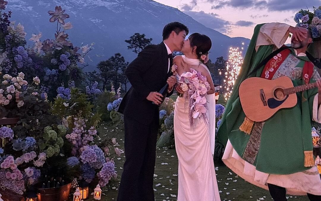 浪漫于我们的目的地婚礼