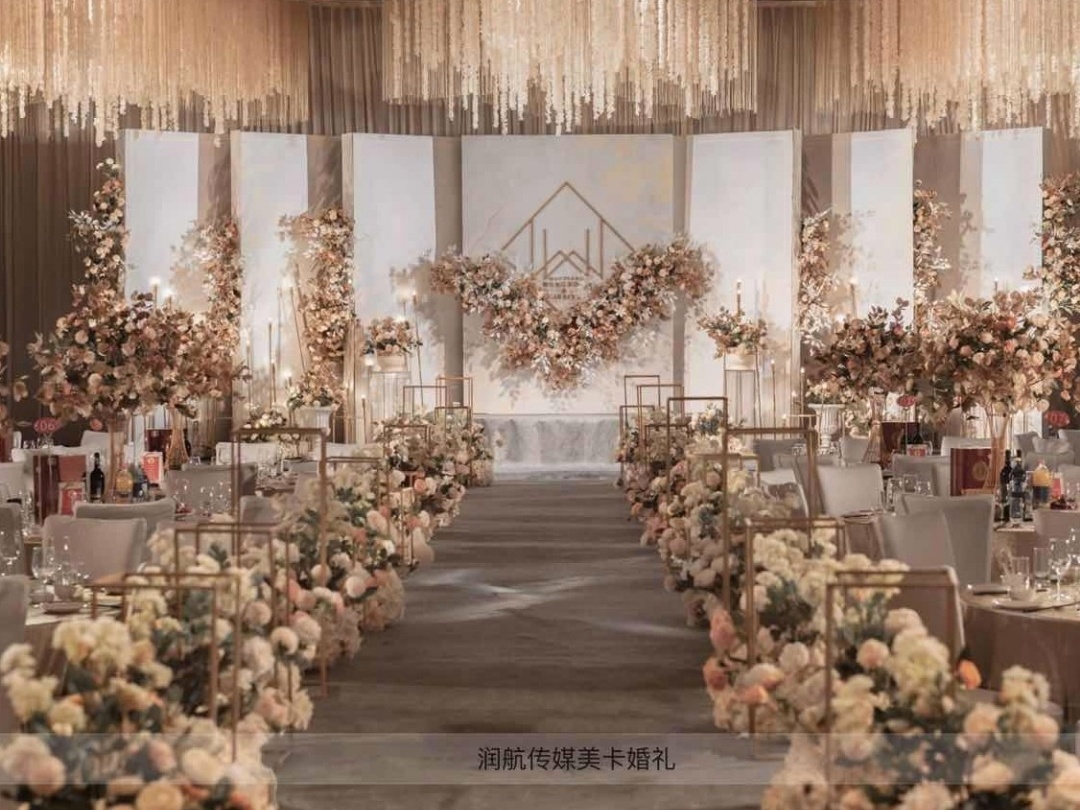 世界那么大幸好有你
一場(chǎng)屬于你自己的的婚禮